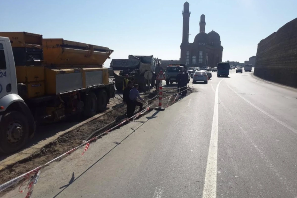 В Баку меняется направление движения на одной из центральных трасс