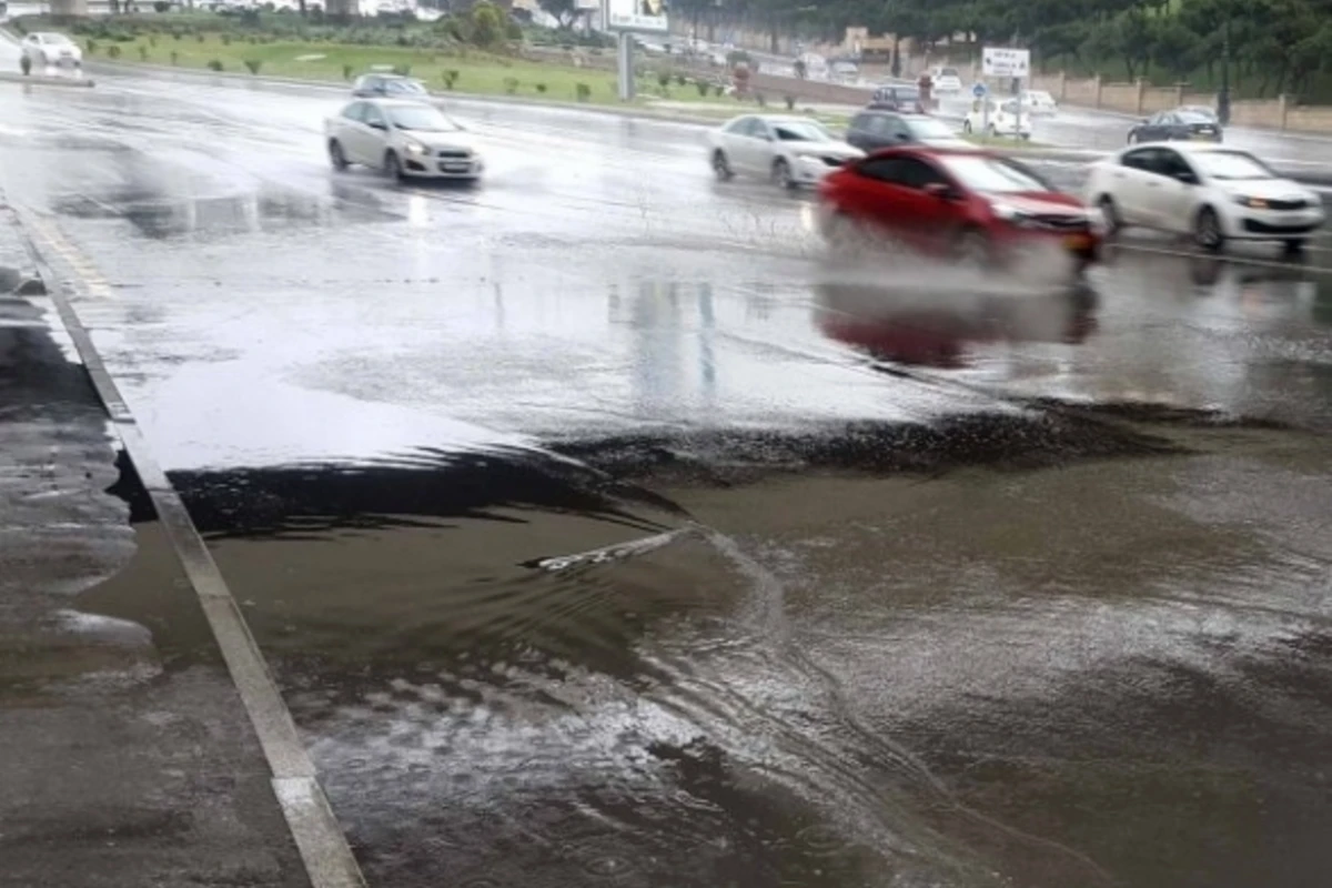 Столица Азербайджана снова в воде (видео)