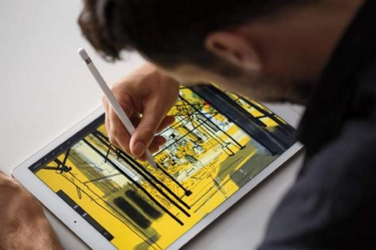 Apple начинает продажи планшета iPad Pro (видео)