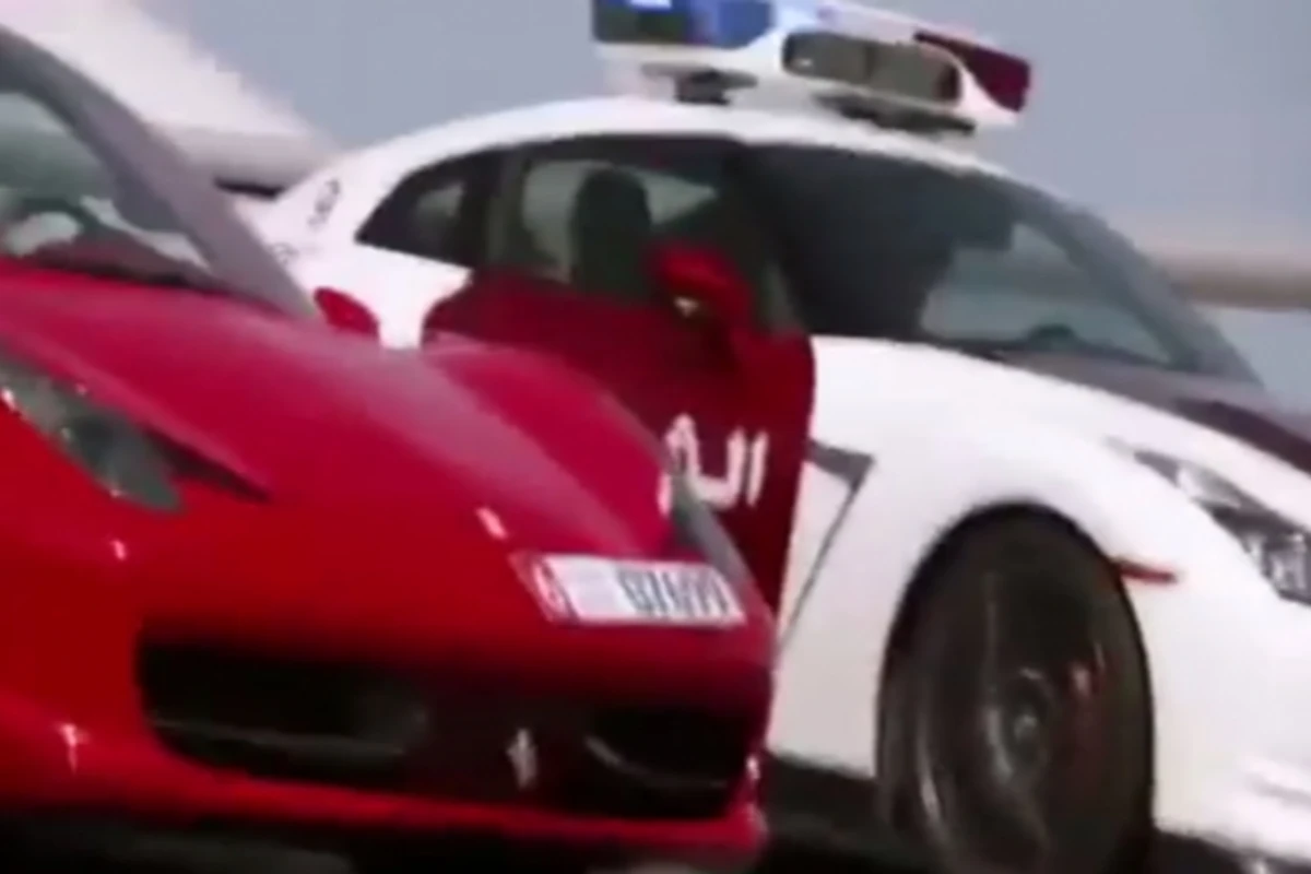 Арабские полицейские показали, как надо ловить автохулиганов (видео)
