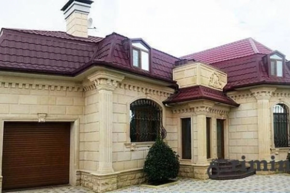 Проведён обыск на даче экс-министра связи Азербайджана