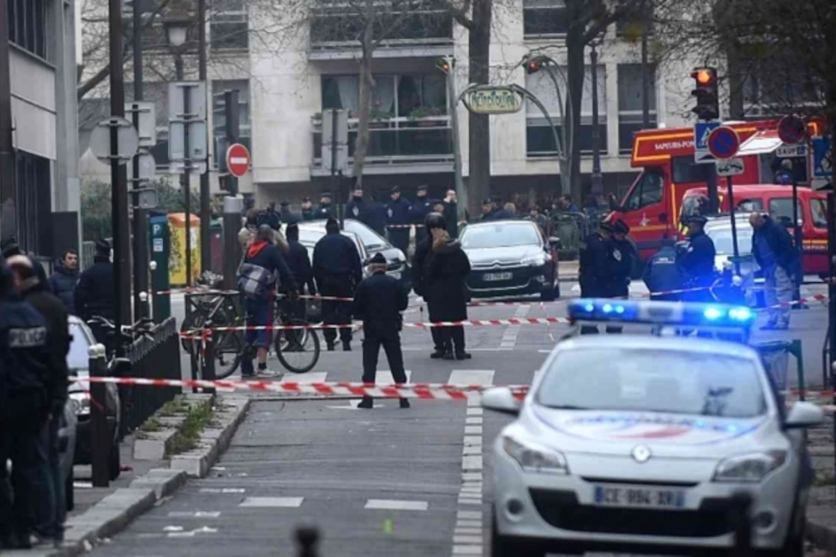 СМИ сообщили о восьми погибших террористах в Париже (видео)