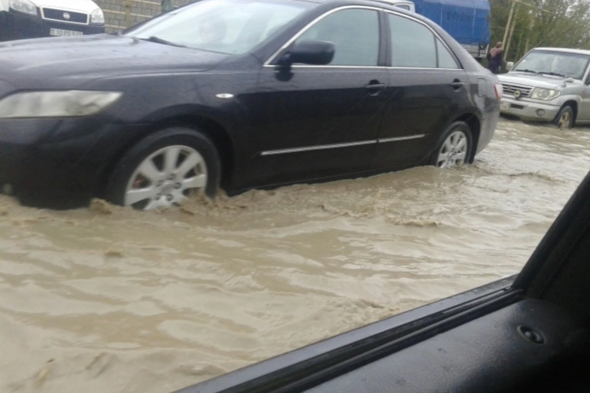 Баку снова оказался под водой