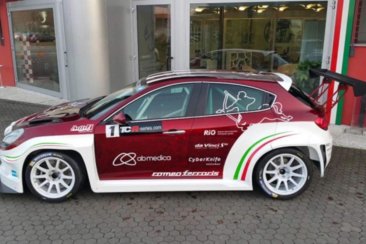 Хэтчбек Alfa Romeo Giulietta подготовили для гонок