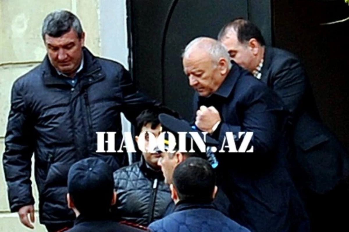 Закованный в наручники генерал МНБ Човдаров покидает Сабаильский суд