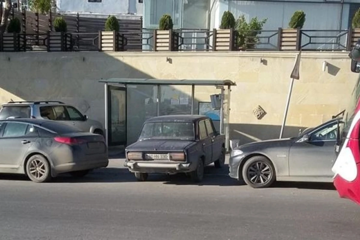 Dayanacağı tək qoymayan avtomobil (FOTO)
