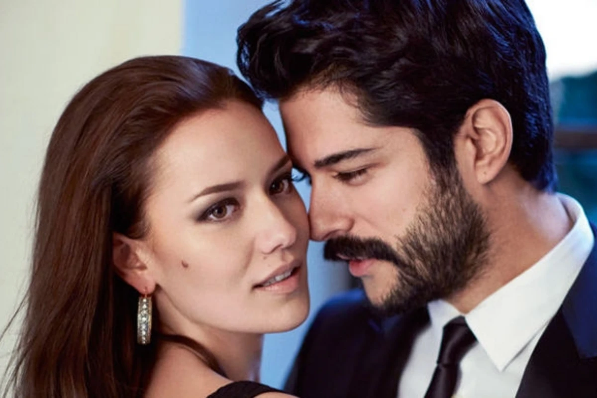 Fahriye Evcen fransız mahnısını oxudu (VİDEO) Fahriye Evcen fransız mahnısını oxudu (VİDEO)