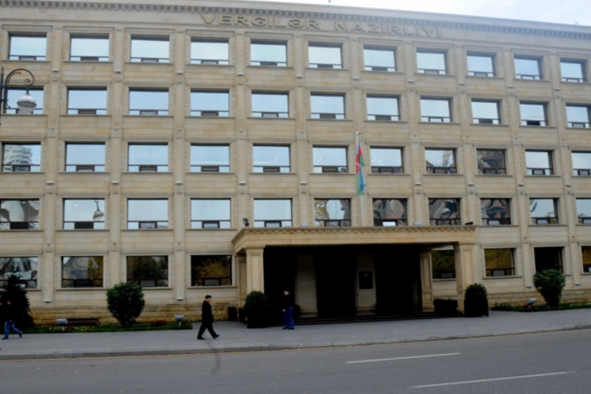 У министра налогов Азербайджана появился десятый советник
