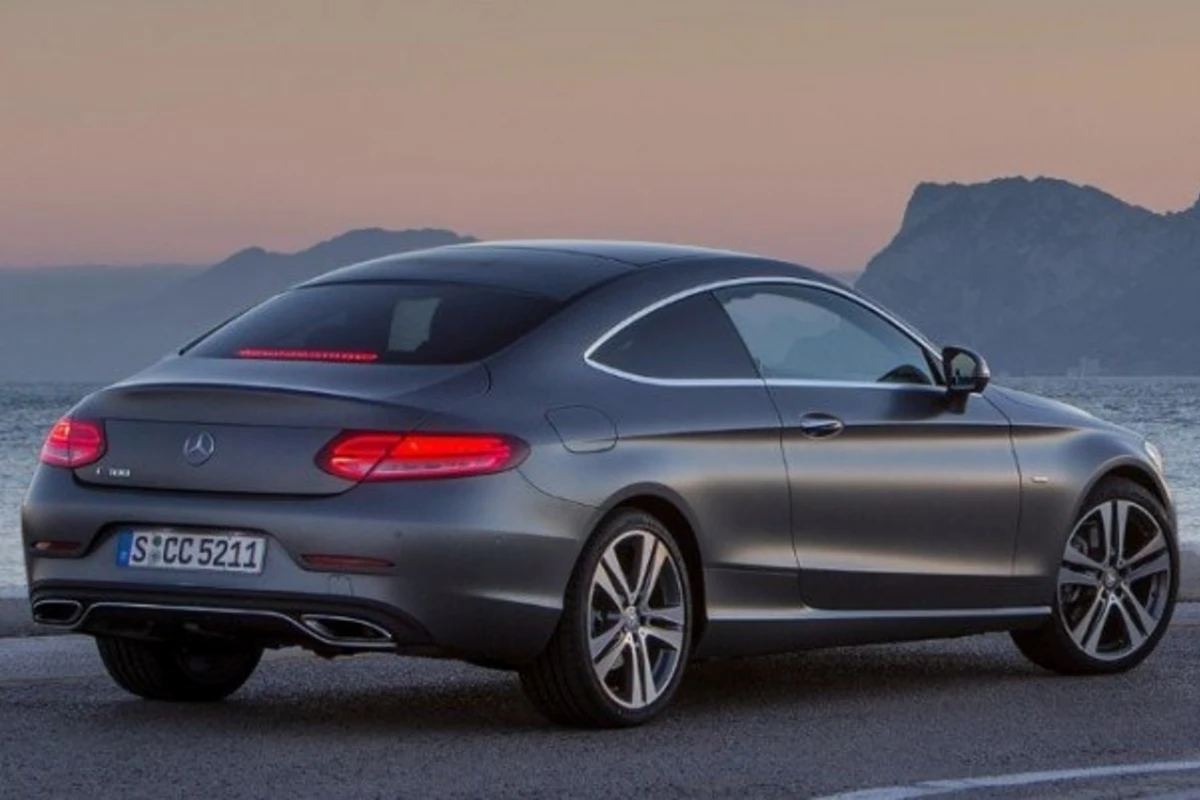 Mercedes назвали цену на новое купе C-класса
