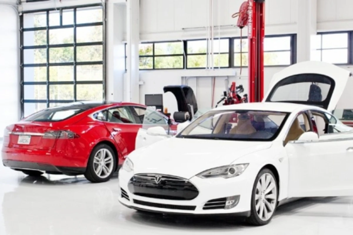 Tesla отзывает все седаны Model S