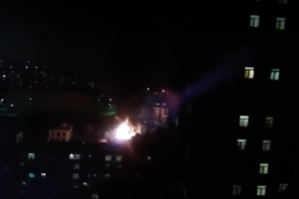 В Баку произошел сильный пожар (видео)