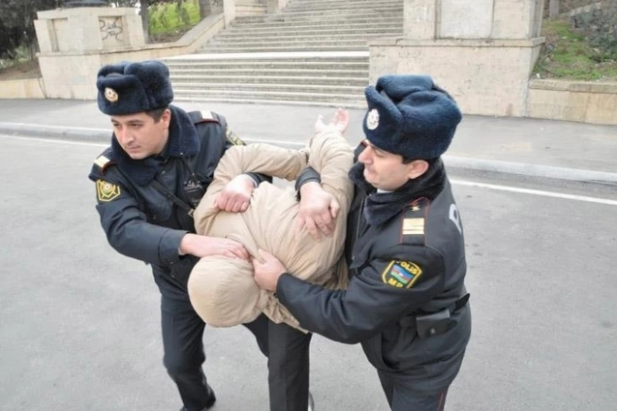 В Гяндже исламист пытался использовать гранату против полиции