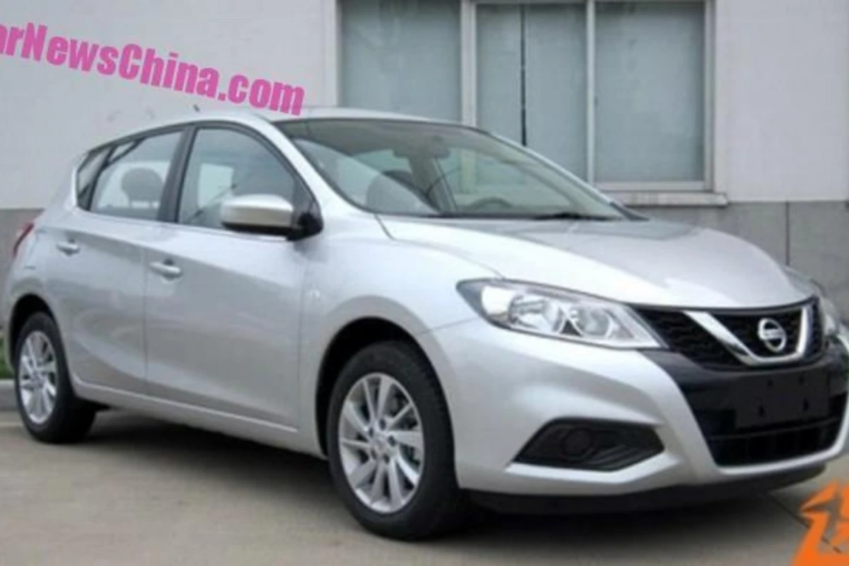 В сети появились первые фотографии обновленного Nissan Tiida
