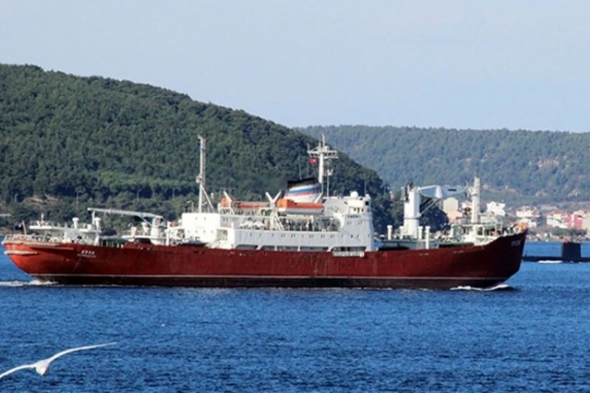 Транспорт ВМФ РФ «Яуза» встретился с турецкой подлодкой (видео)