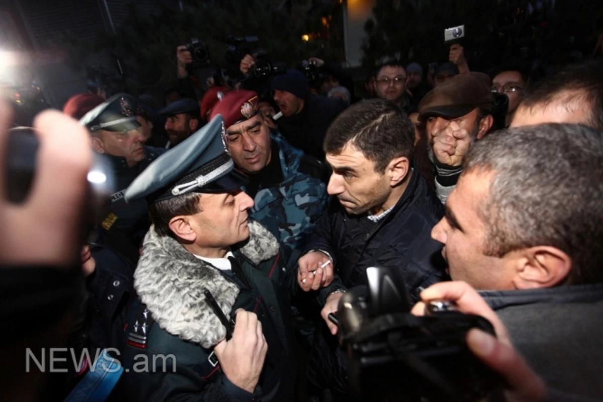 Ermənistan əhalisi ayağa qalxdı: polislə qarşıdurma yarandı (VİDEO, FOTO)