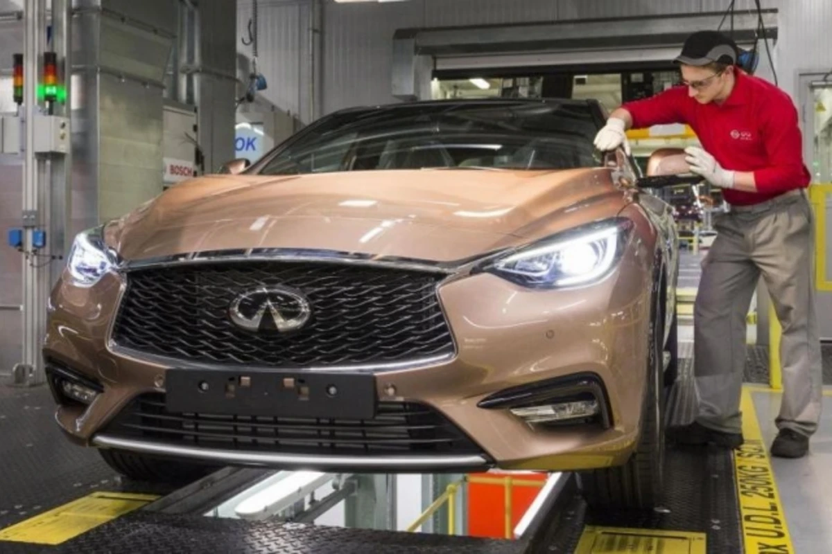 На британском заводе стартовало производство Infiniti Q30