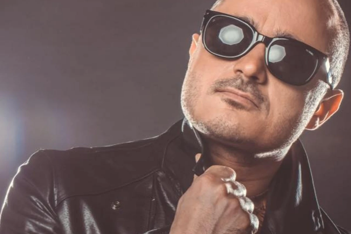 Премьера: Мири Юсиф презентовал новый клип Sən Hara, bura hara (видео) Премьера: Мири Юсиф презентовал новый клип Sən Hara, bura hara (видео)