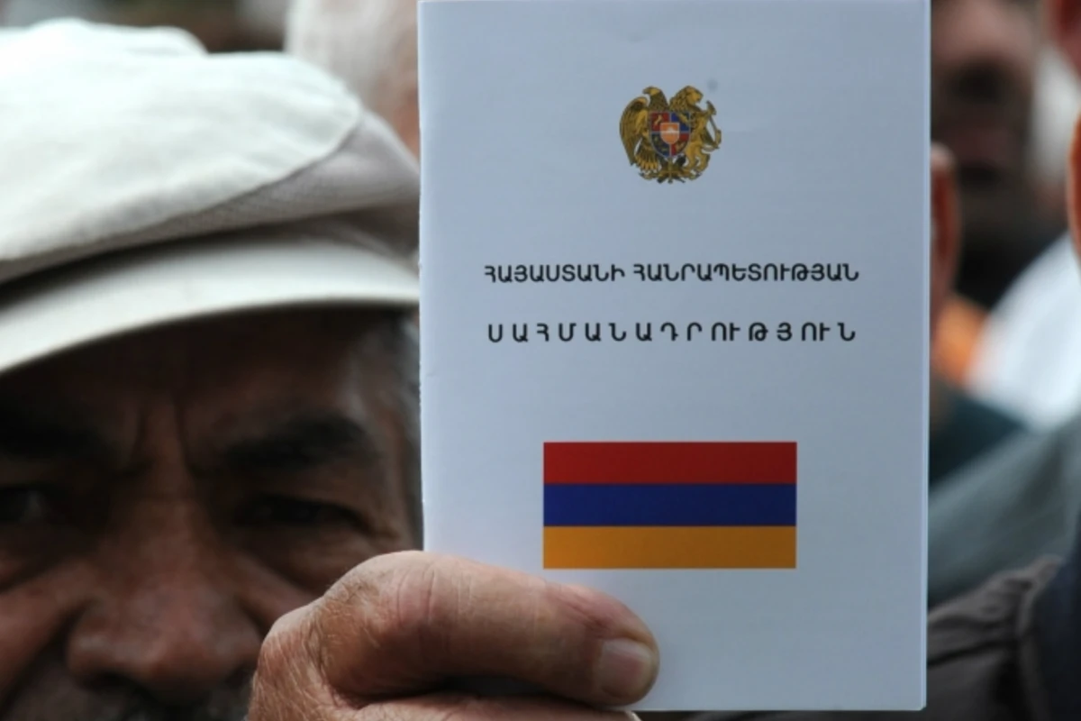 В Армении начался референдум по изменению конституции