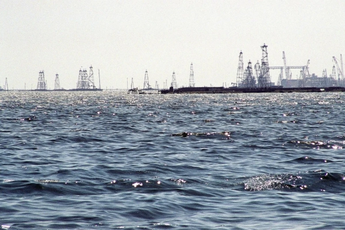 В Каспийском море обнаружено и извлечено тело ещё одного нефтяника