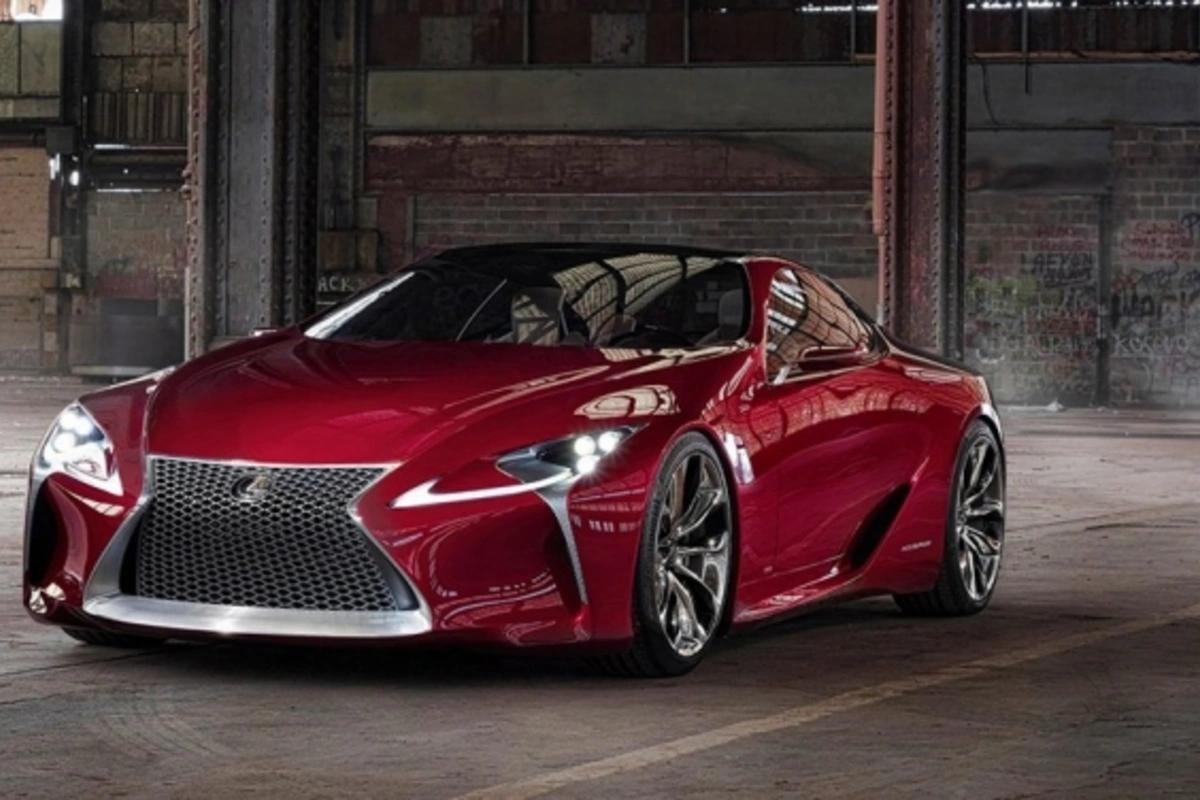 Lexus готовит спортивную новинку