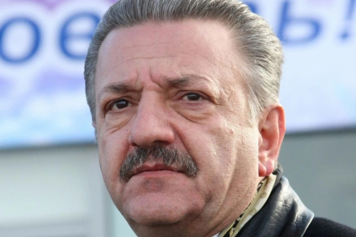 Тельман Исмаилов отобрал офис у «АзерРос»