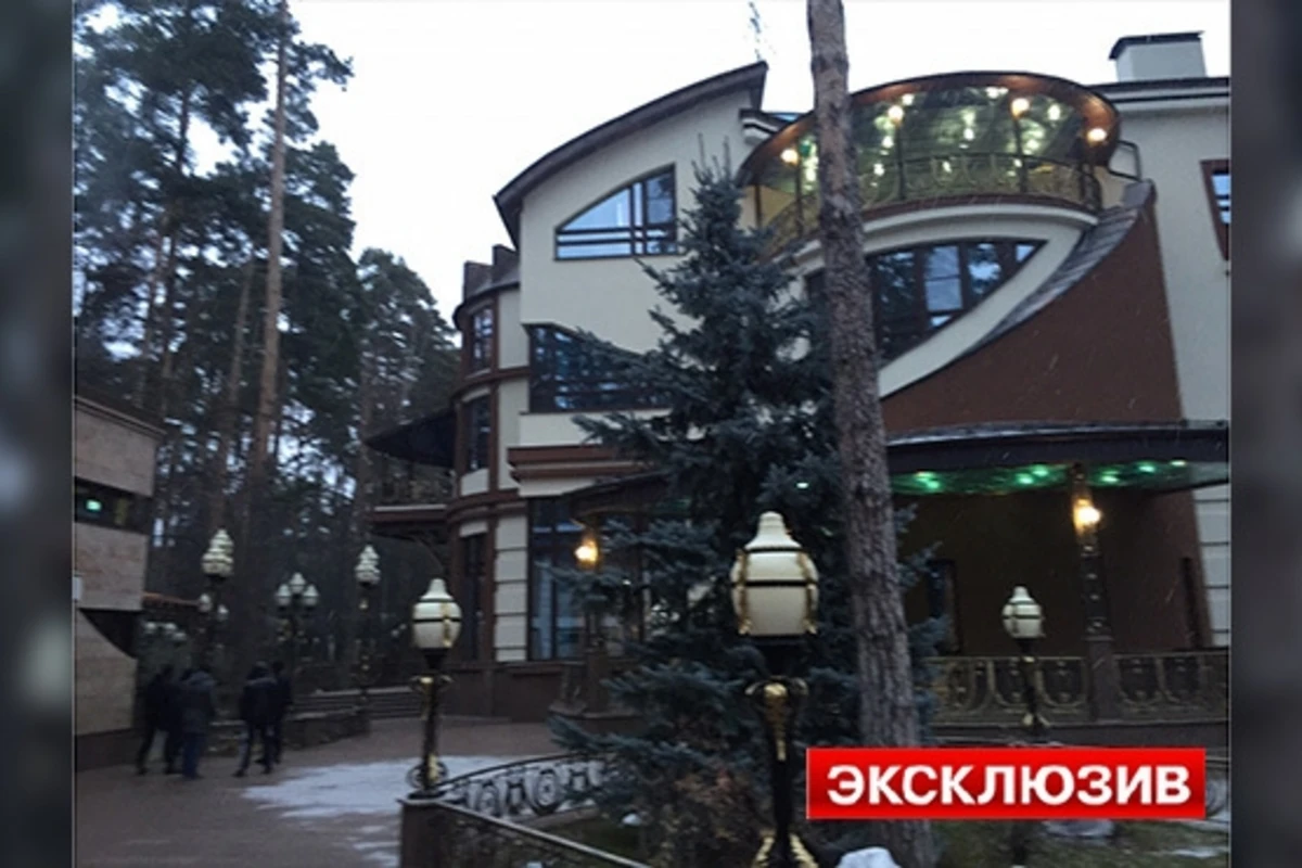 На вилле азербайджанского олигарха проходят обыски