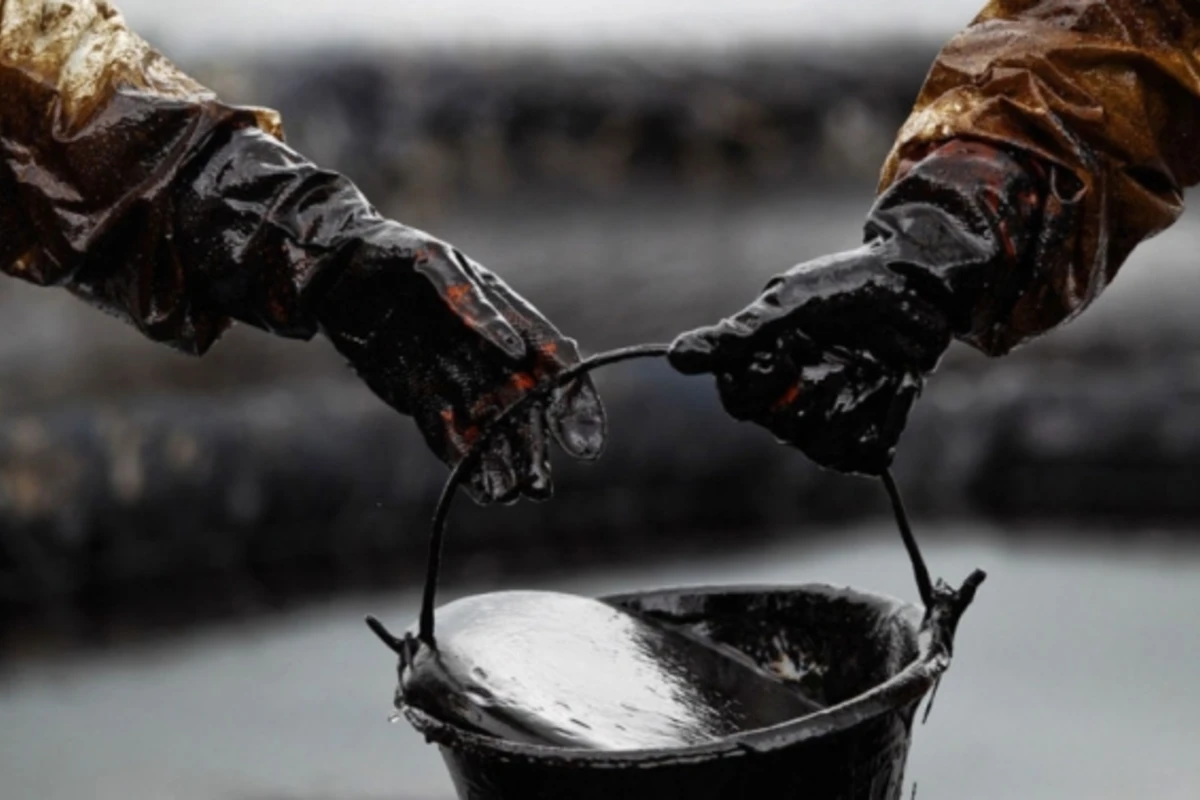 Цена нефти Brent колеблется в диапазоне 38 долларов за баррель