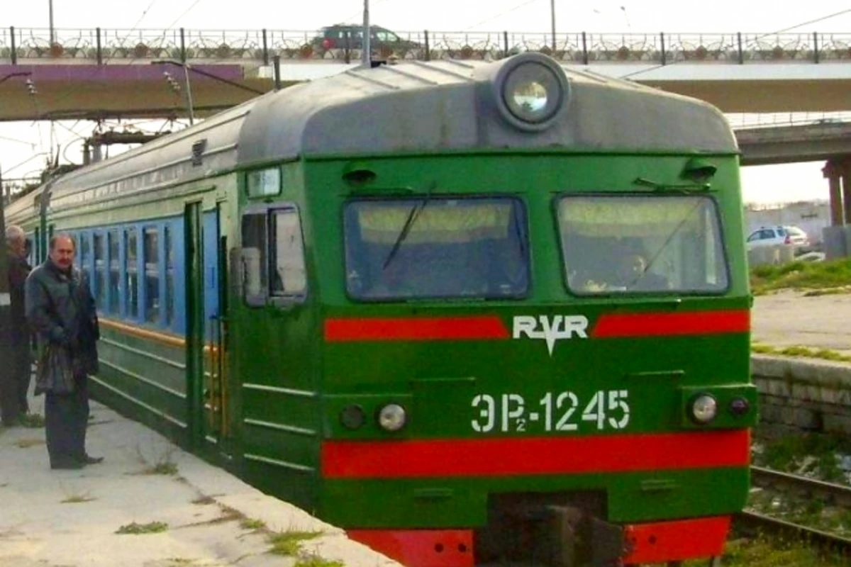 Железнодорожники просят население приобретать билеты заранее