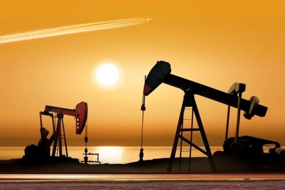 Нефть продолжает дешеветь