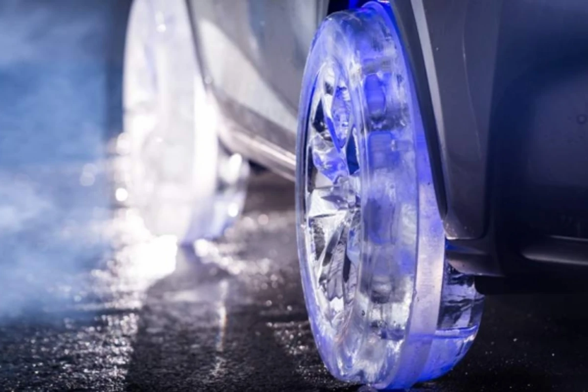 Lexus представила первый в мире автомобиль с ледяными колесами
