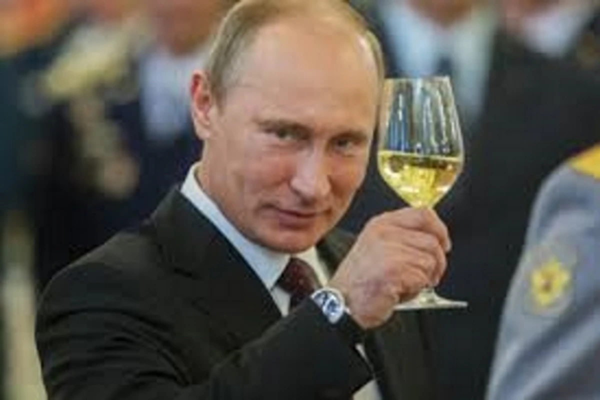 Владимир Путин поздравил Ильхама Алиева с днем рождения