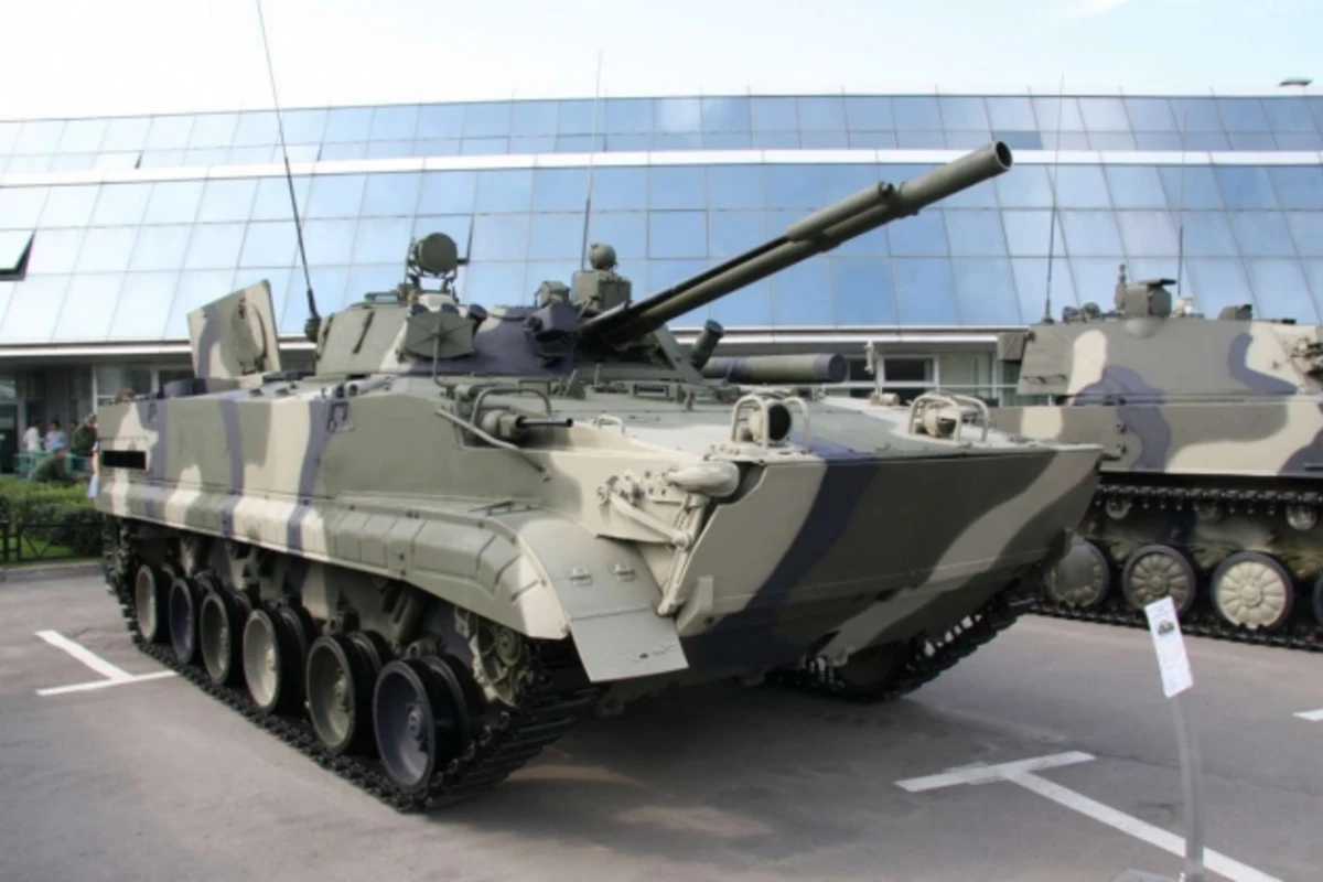 В 2016 году Азербайджан получит БМП-3