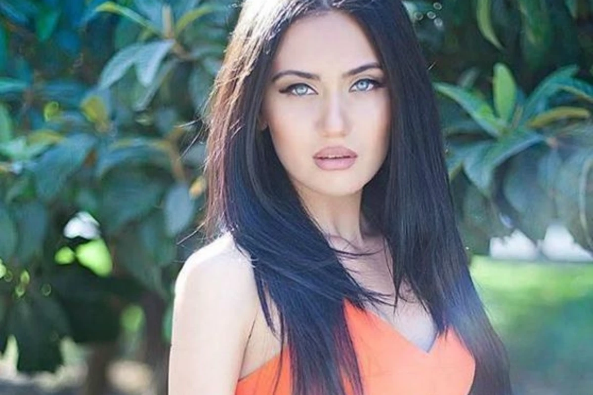 Tanınmış model Səs Azərbaycanda (VİDEO) Tanınmış model Səs Azərbaycanda (VİDEO)