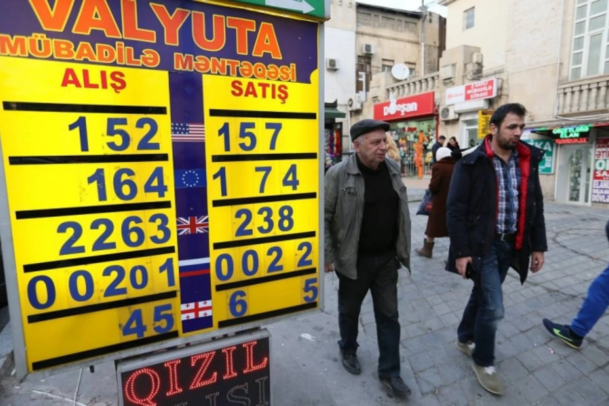 Черный рынок против Центробанка или где в Баку продают 1 доллар за 2 маната