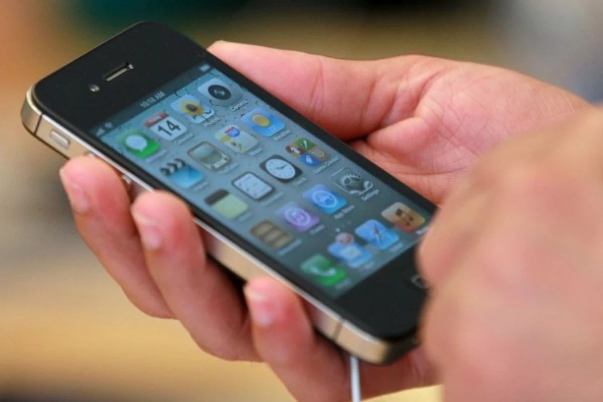 Владельцы тормозящих iPhone подали в суд на Apple