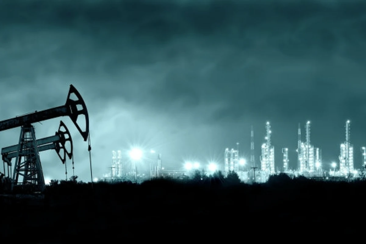 Нефть на мировом рынке подешевела