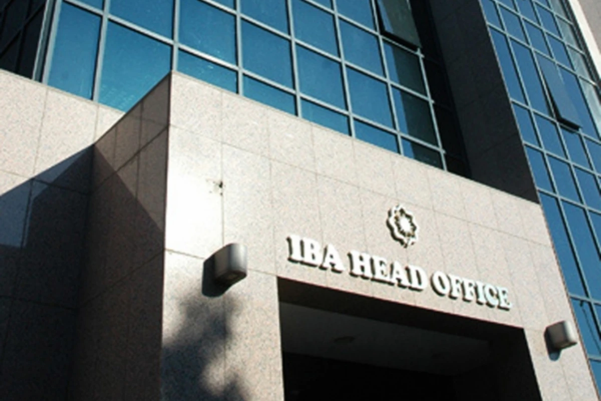 Межбанк Азербайджана компенсирует потери владельцев пластиковых карт