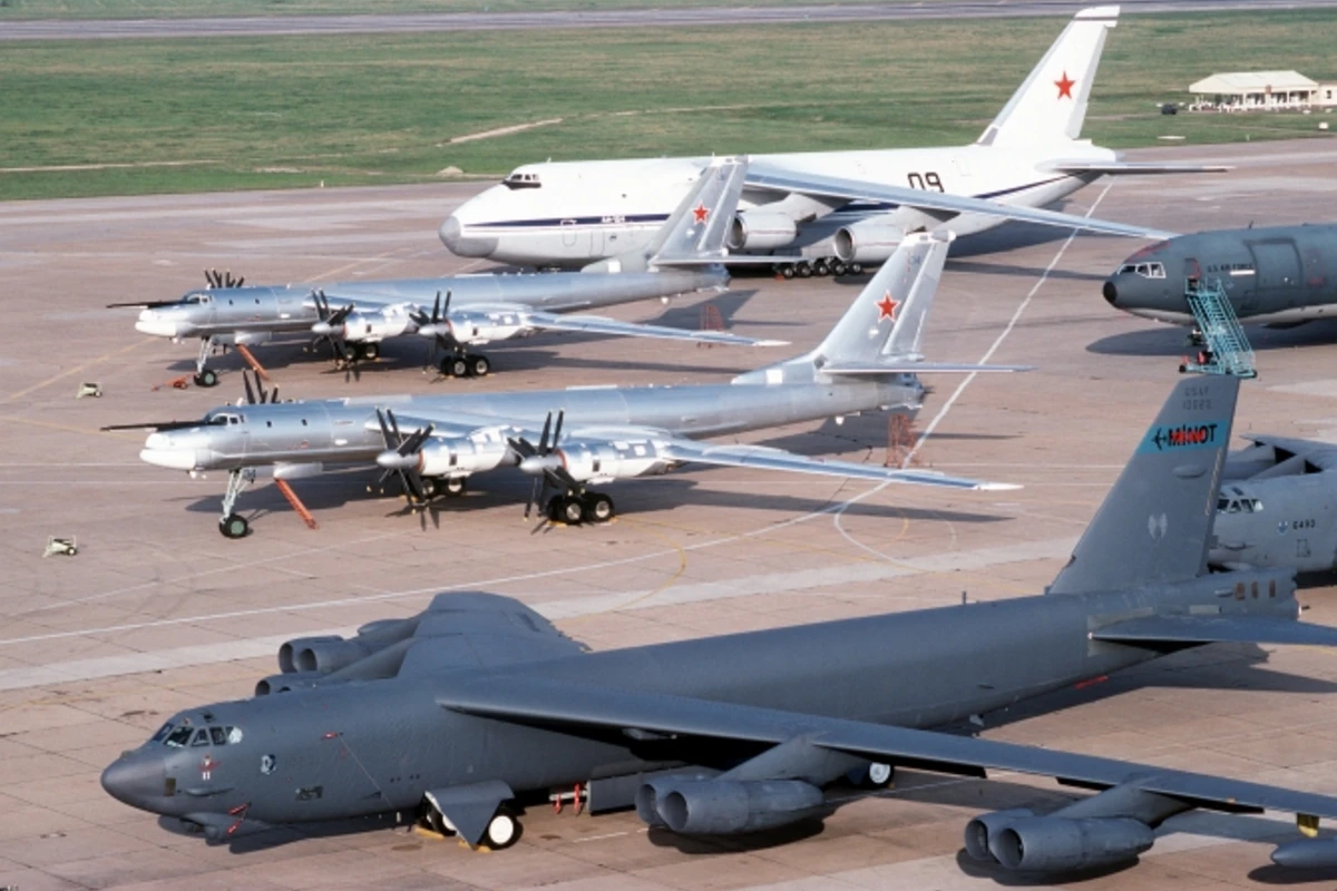 США перебросили в Южную Корею стратегический бомбардировщик B-52