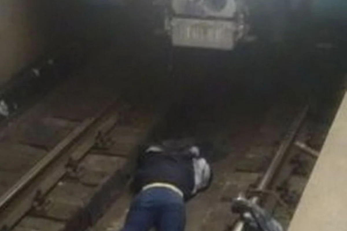 У парня, бросившегося под поезд метро, были проблемы с работой
