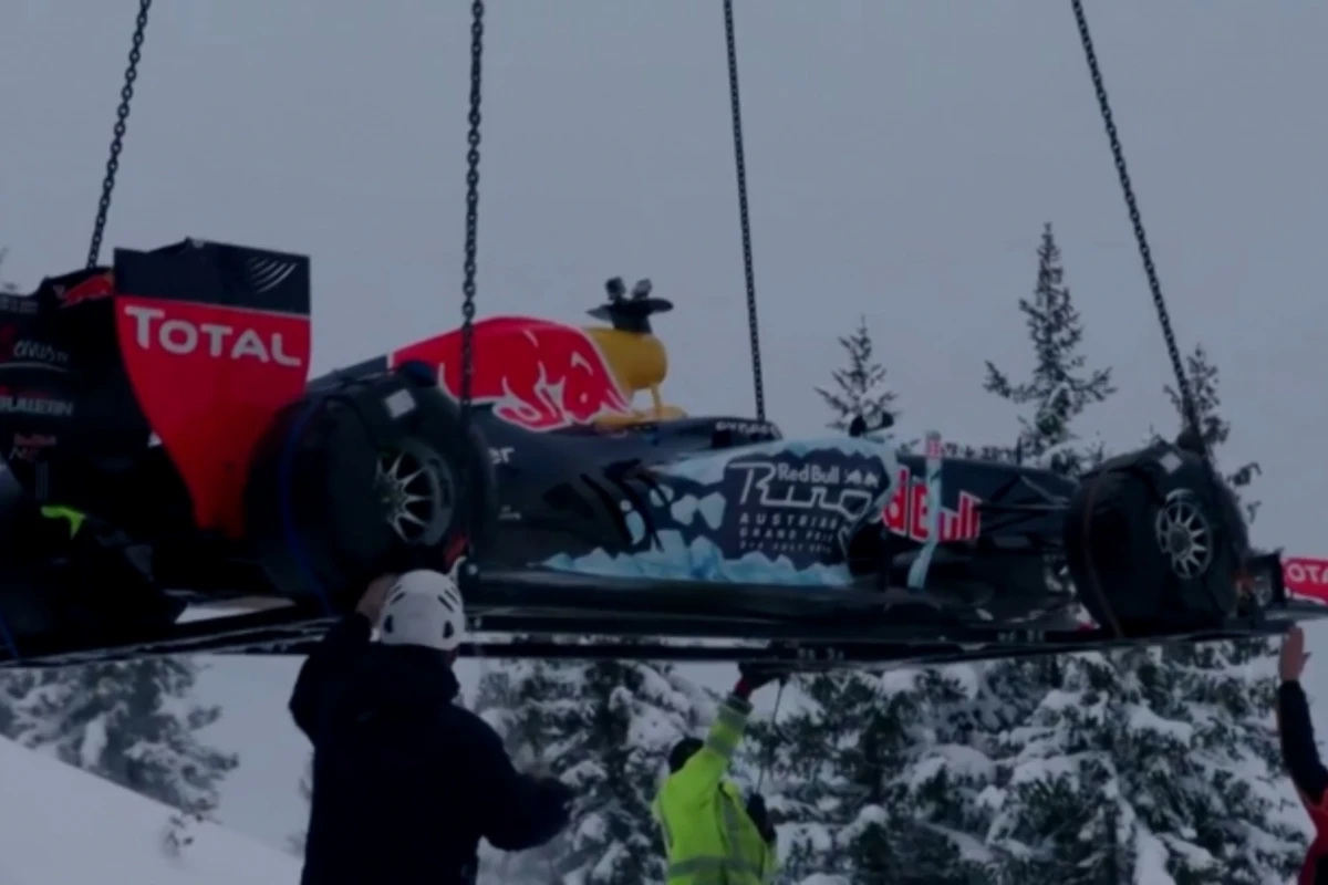 Доза адреналина. Гонщик Red Bull Racing протестировал свой болид на горнолыжной трассе (видео)