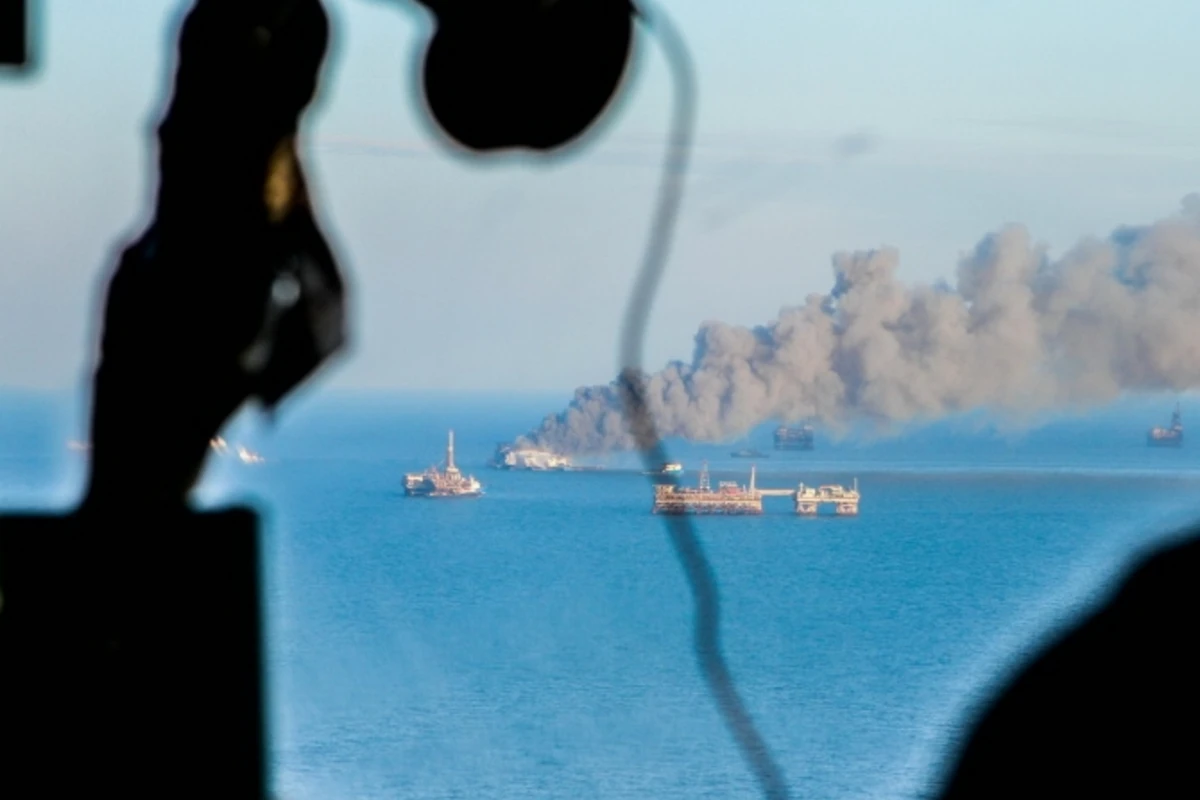 Азербайджан и Туркменистан расширяют поиски пропавших нефтяников