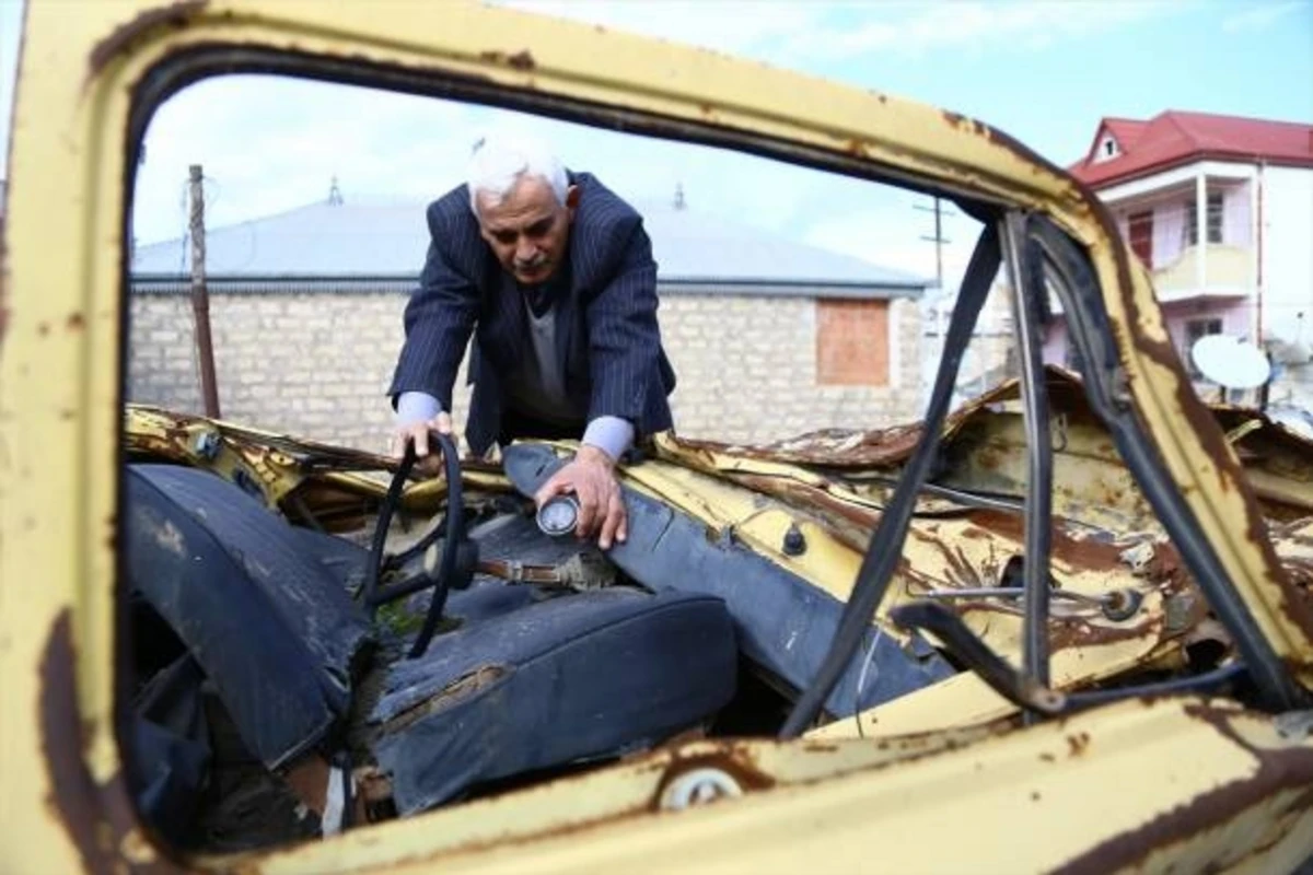20 yanvarda rus tankının əzdiyi maşının sahibi: “Sağ qaldığıma inana bilmirəm” (FOTO) 20 yanvarda rus tankının əzdiyi maşının sahibi: “Sağ qaldığıma inana bilmirəm” (FOTO)