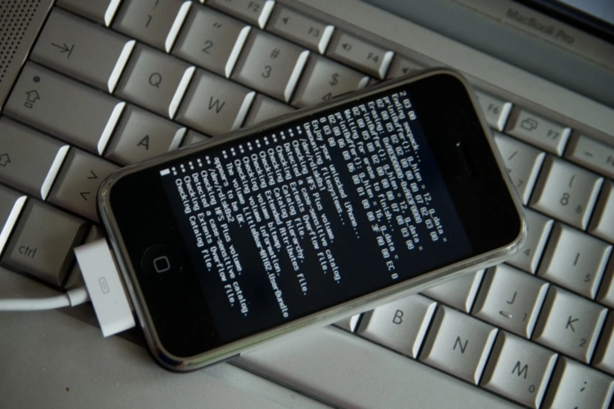 Владельцы iPhone и iPad подверглись серьезной атаке