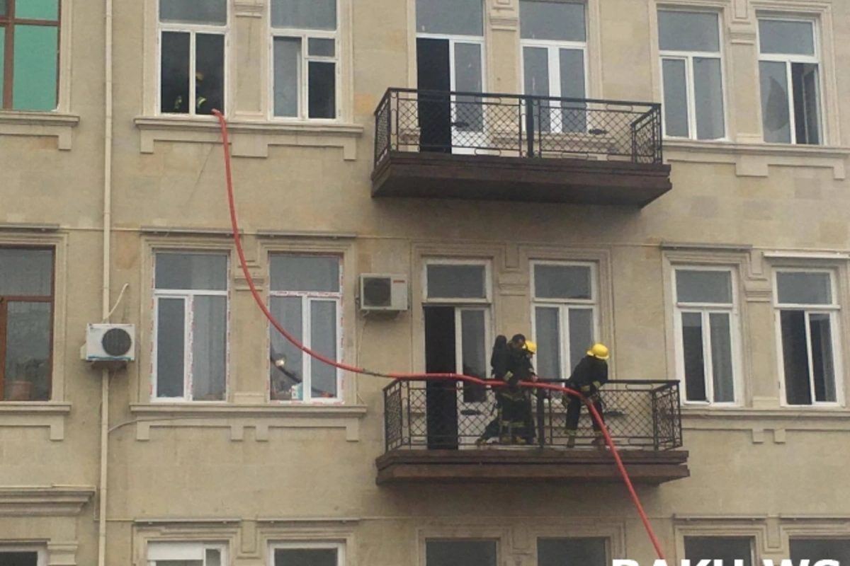 В Баку рядом со школой №23 произошел пожар - работает МЧС (видео)