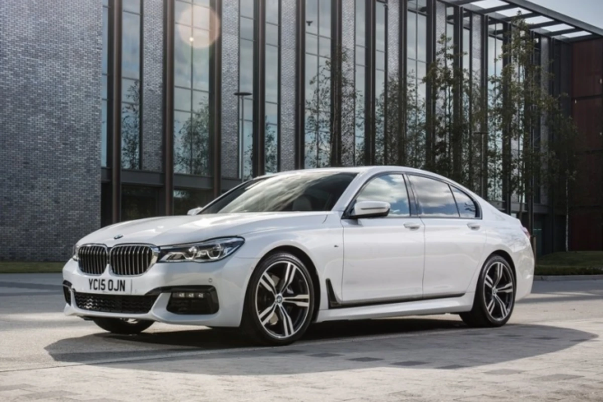 «Семерка» BMW получила самый маленький мотор в своей истории
