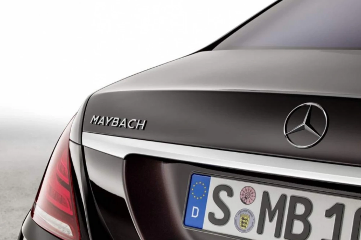 Mercedes-Maybach S600 Pullman в объективе фотошпионов (видео)