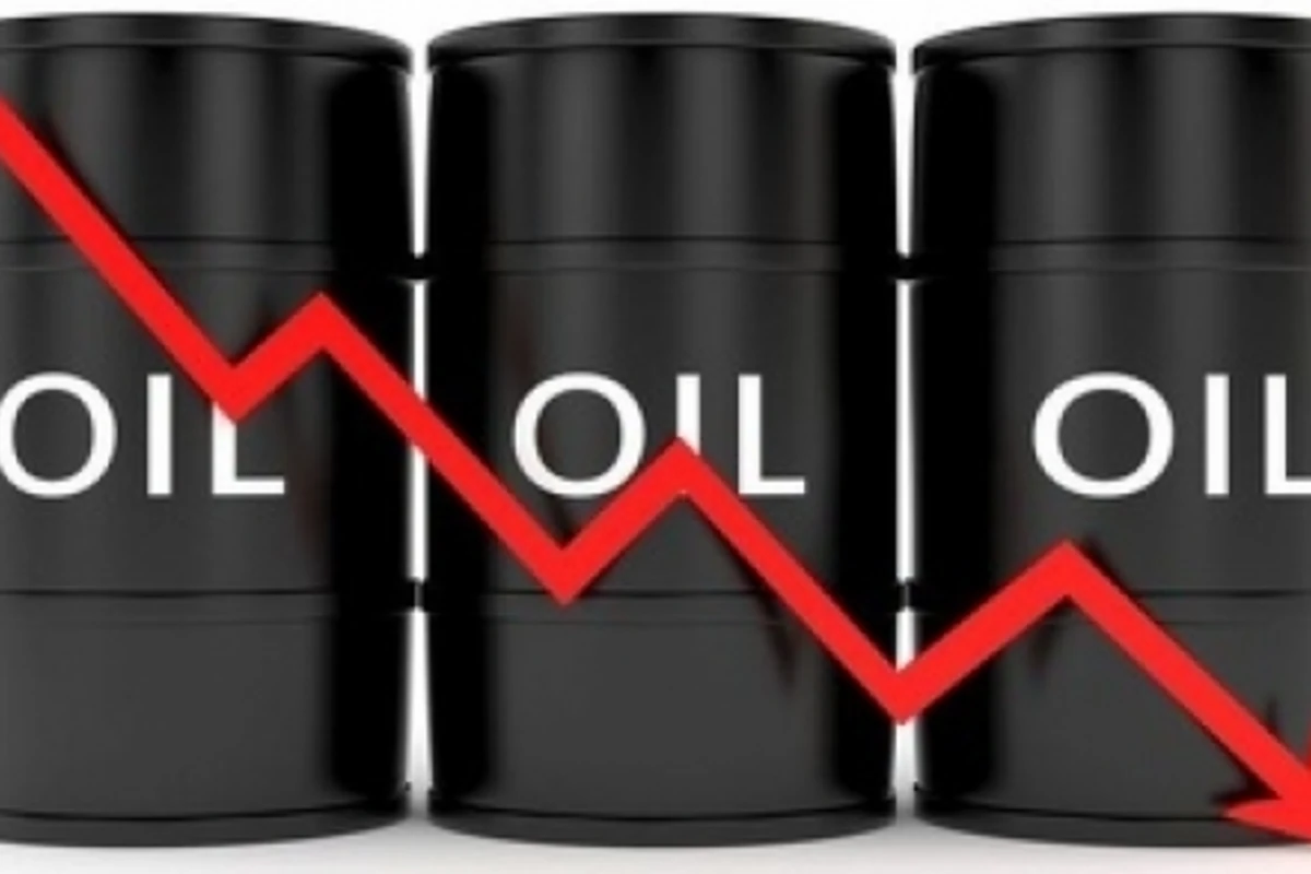 Нефть возобновила спад