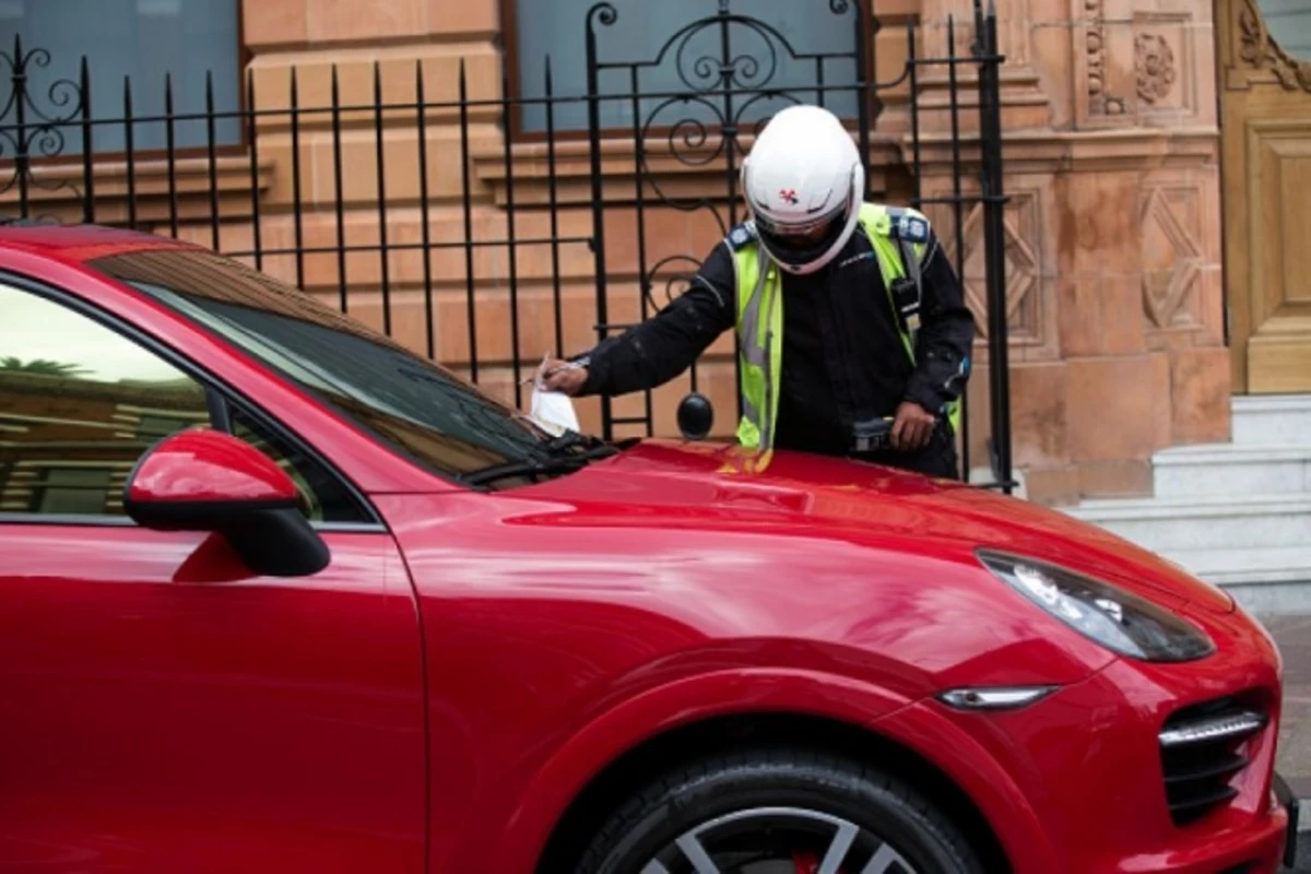 В России в Porsche Cayenne азербайджанца нашли боеприпасы
