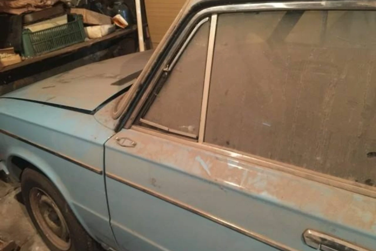 Bu maşın 25 il qarajda saxlanılıb və heç sürülməyib (FOTO)