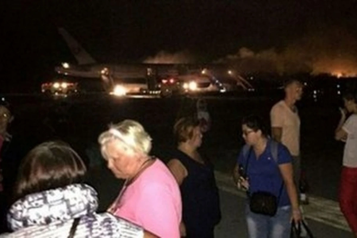 В Доминикане загорелся самолет с 351 пассажиром на борту (видео)